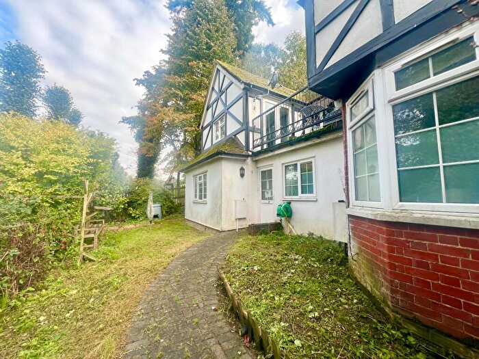Apartment To Rent In High Street, West End, SO30