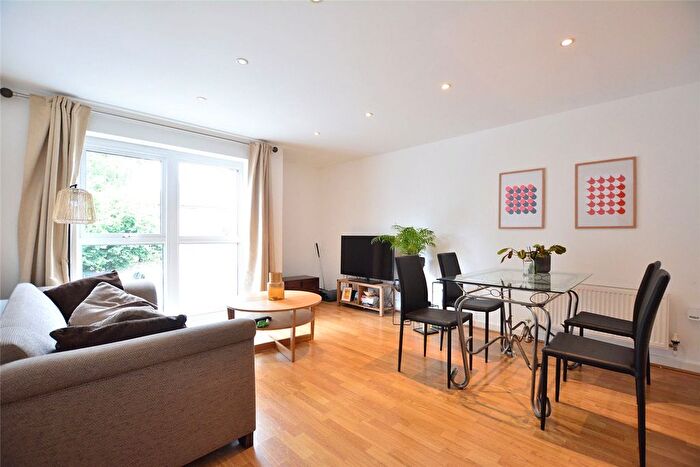 2 Bedroom Flat To Rent In Blackheath Gate, Meadowcourt Road, London, SE3