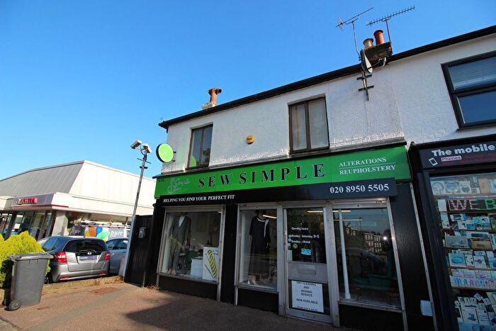 1 Bedroom Flat To Rent In High Road, Bushey Heath, Bushey, WD23