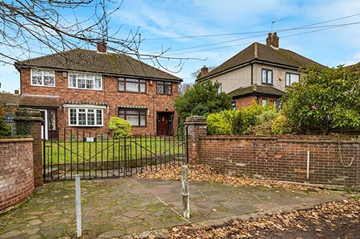 3 Bedroom Semi-Detached House For Sale In Parsonage Lane, Sidcup, DA14