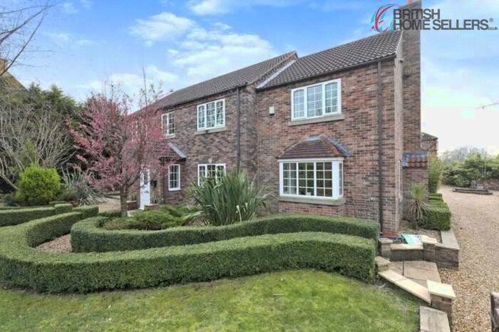 5 Bedroom Detached House For Sale In Knaith Hill, Knaith, Gainsborough, Lincolnshire, DN21