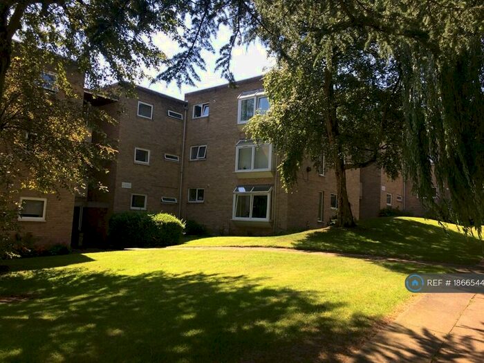 2 Bedroom Flat To Rent In Mount Avenue, Higher Bebington, Wirral, CH63