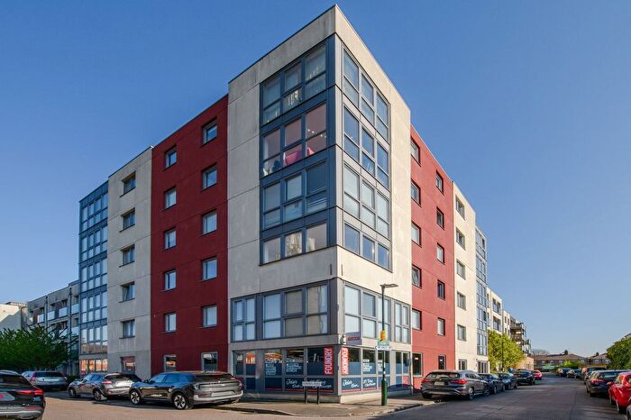 1 Bedroom Flat To Rent In Orchard Road, Richmond, TW9