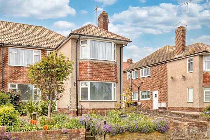2 Bedroom Flat For Sale In Lawn Road, Broadstairs, CT10