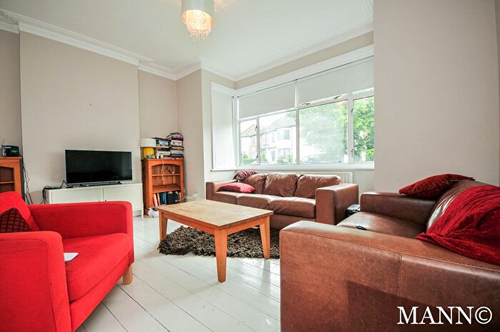 4 Bedroom Semi-Detached House To Rent In Tannsfeld Road, London, SE26