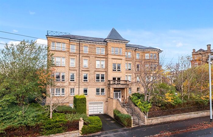 3 Bedroom Flat For Sale In / Beaconsfield Road, Kelvinside, G12