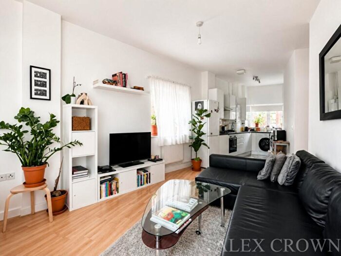 2 Bedroom Flat To Rent In Jeeva Mansions, Shacklewell Lane, Dalston, N16