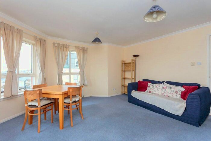 2 Bedroom Flat To Rent In Mcdonald Road, Edinburgh, EH7