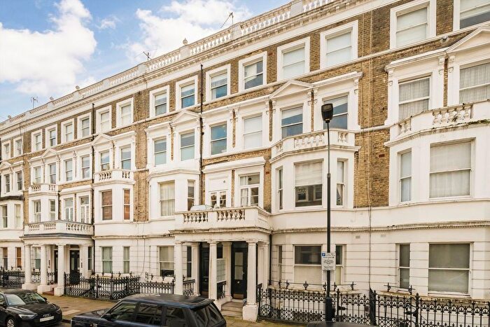 1 Bedroom Flat To Rent In Castletown Road, West Kensington, W14
