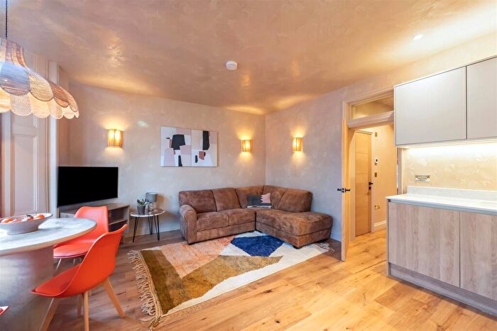 2 Bedroom Apartment To Rent In Queen Sqaure, Brighton, BN1