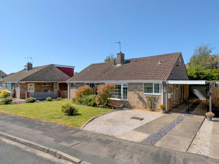 3 Bedroom Semi-Detached Bungalow To Rent In Allendale, York, YO24