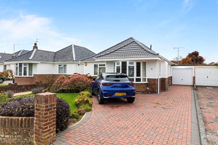 3 Bedroom Link Detached House For Sale In Wadhurst Drive, Goring-By-Sea, BN12