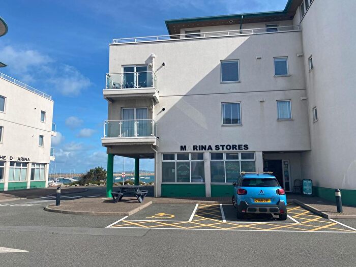 2 Bedroom Flat To Rent In Newry Beach, Holyhead, LL65