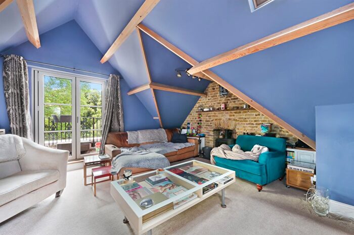 2 Bedroom Flat To Rent In Inner Park Road, SW19