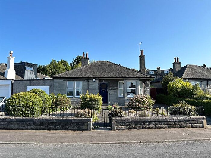 2 Bedroom Detached Bungalow To Rent In Coillesdene Crescent, Edinburgh, EH15