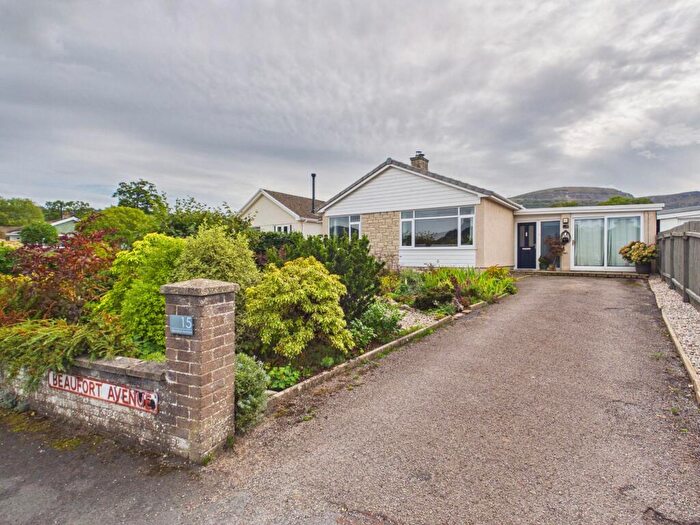 3 Bedroom Detached Bungalow For Sale In Beaufort Avenue, Llangattock, NP8