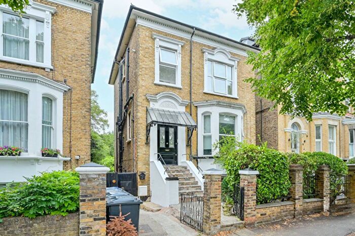 Studio To Rent In Eton Rise, Ealing Broadway, London, W5