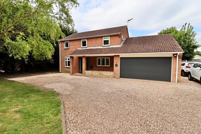 5 Bedroom Detached House For Sale In The Paddock, Grantham Road, Waddington, LN5