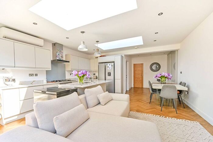 3 Bedroom Semi-Detached House For Sale In Douglas Road, Kingston, Kingston Upon Thames, KT1