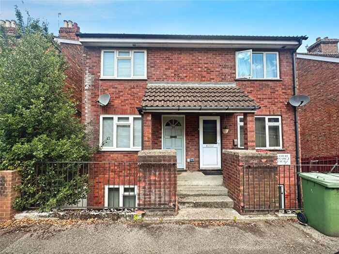 1 Bedroom Flat To Rent In Oak Road, Tunbridge Wells, Kent, TN2