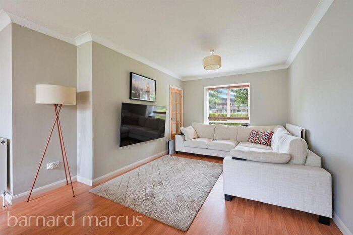 4 Bedroom Link Detached House For Sale In Sheephouse Green, Wotton, Dorking, RH5
