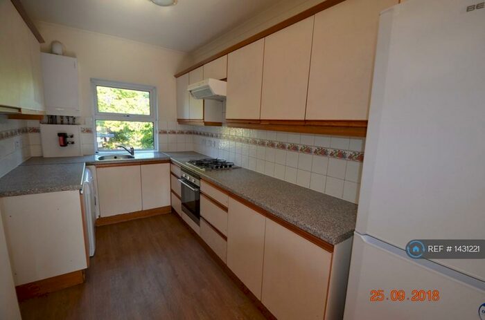 2 Bedroom Flat To Rent In Hanley Road, Finsbury Park, Islington, N4