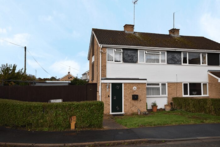 3 Bedroom Semi Detached House For Sale In Woburn Court, Rushden, NN10