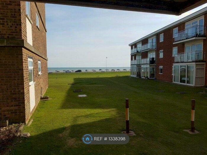 2 Bedroom Flat To Rent In Sutton Place, Bexhill-On-Sea, TN40