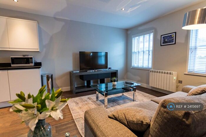 1 Bedroom Flat To Rent In Newport Street, Swindon, SN1