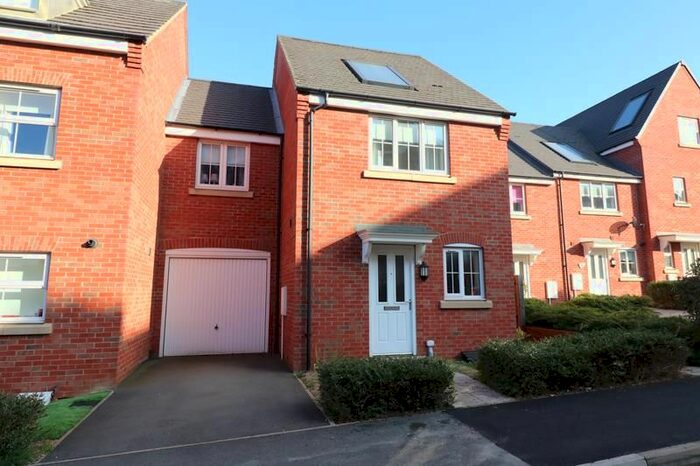 3 Bedroom End Of Terrace House To Rent In Tyne Way, Rushden, NN10