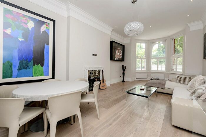 3 Bedroom Flat To Rent In Barkston Gardens, SW5
