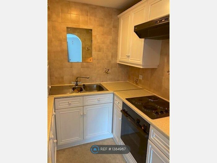 1 Bedroom Flat To Rent In St Andrews Court, Altrincham, WA15