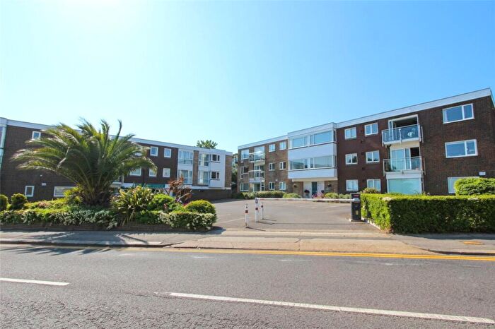 2 Bedroom Apartment For Sale In Shorefield Road, Westcliff-on-Sea, Essex, SS0