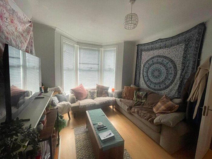 4 Bedroom Terraced House To Rent In Grove Green Road, Leytonstone, London, E11