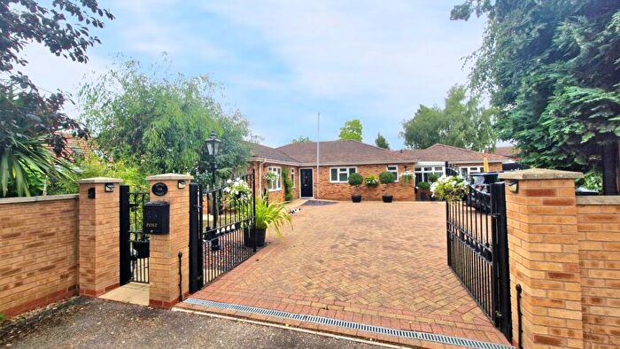 4 Bedroom Detached Bungalow For Sale In Bridge Street, Deeping St James, Peterborough, PE6