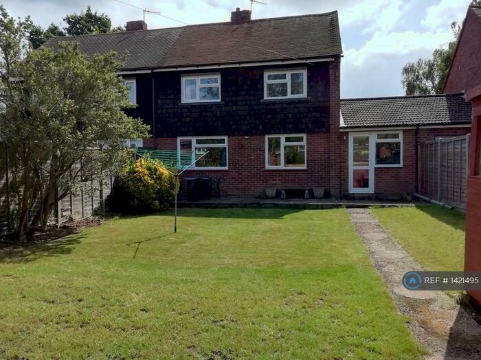 4 Bedroom Semi-Detached House To Rent In Cabell Road, Guildford, GU2