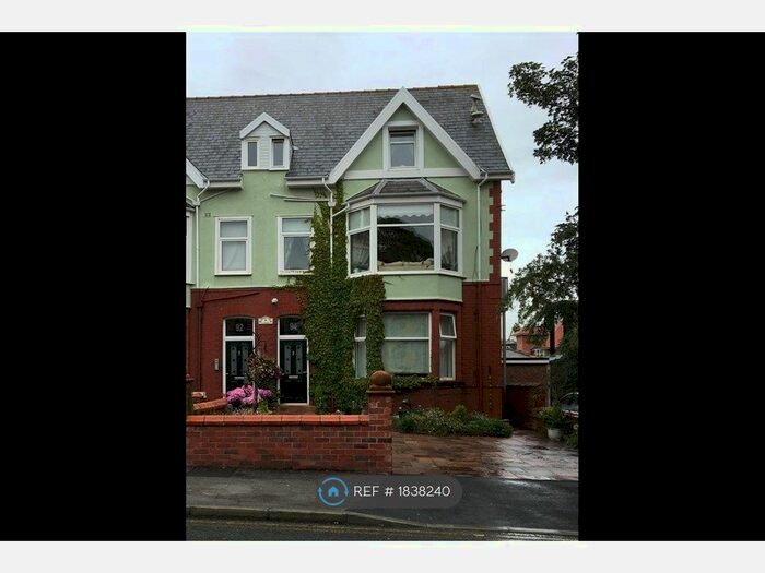 2 Bedroom Flat To Rent In Woodlands Road, Lytham St. Annes, FY8