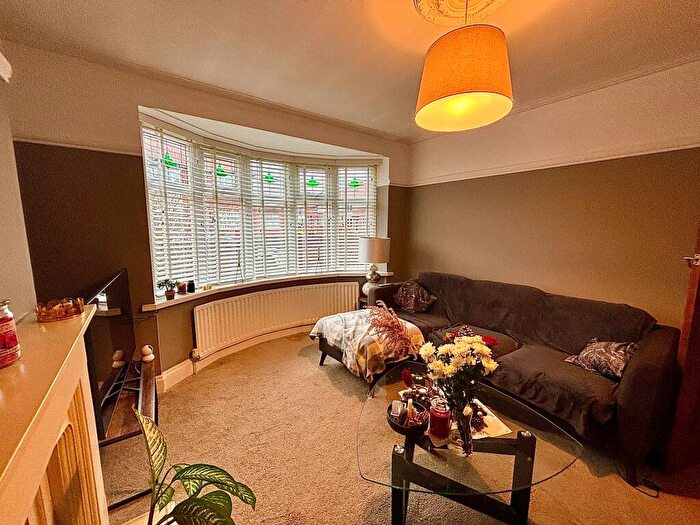 2 Bedroom Flat For Sale In Guelder Road, High Heaton, Newcastle Upon Tyne, NE7
