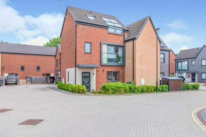 2 Bedroom End Of Terrace House To Rent In School House Mews, Doncaster, South Yorkshire, DN1