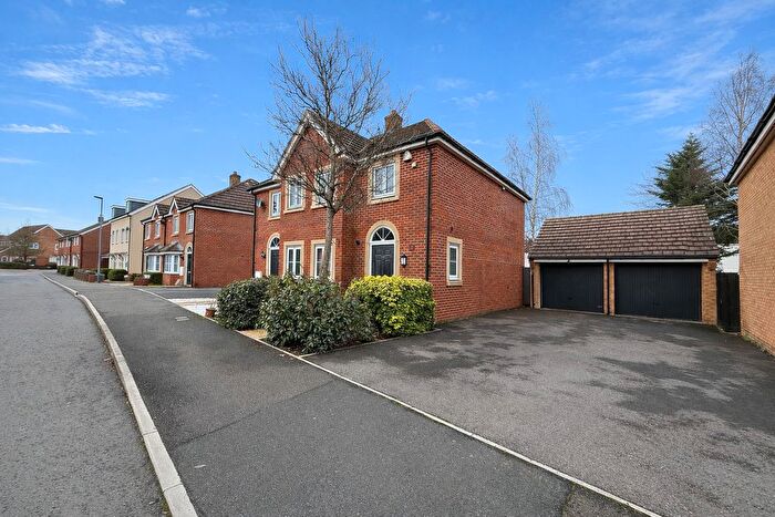 2 Bedroom Semi-Detached House For Sale In Culverhouse Road, Swindon, SN1