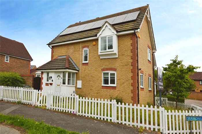 3 Bedroom Link Detached House To Rent In Nightingales, Langdon Hills, Basildon, Essex, SS16