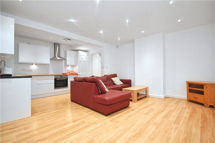 4 Bedroom Terraced House To Rent In Standen Road, London, SW18