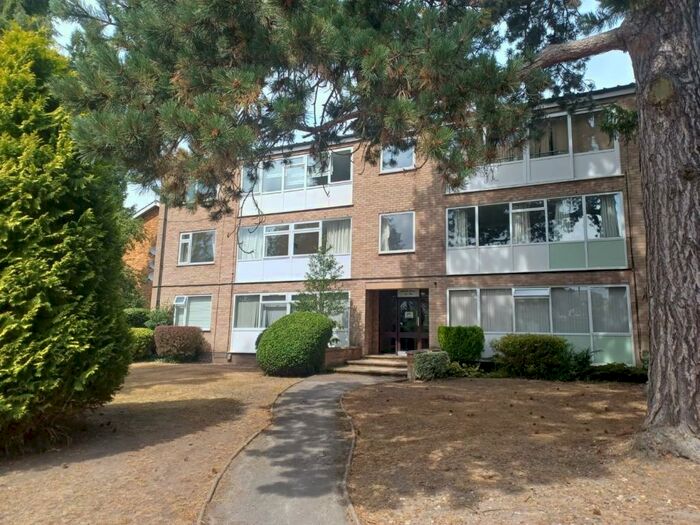 2 Bedroom Flat To Rent In Manor Court, Dorridge, B93