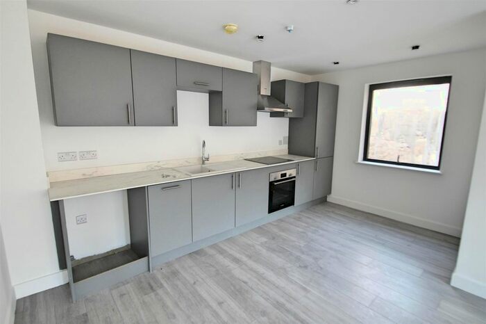 2 Bedroom Flat To Rent In Watford, WD19