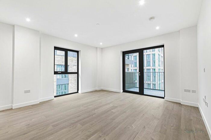 2 Bedroom Flat To Rent In Woodberry Grove, Woodberry Down, London, N4