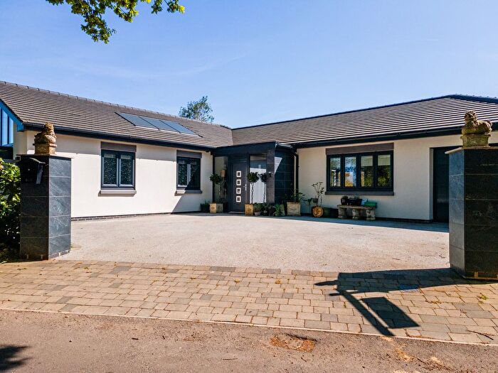 3 Bedroom Bungalow For Sale In Springbrook Lane, Solihull, B94