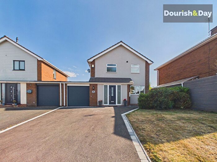3 Bedroom Link Detached House For Sale In Sandringham Road, Stafford, ST17