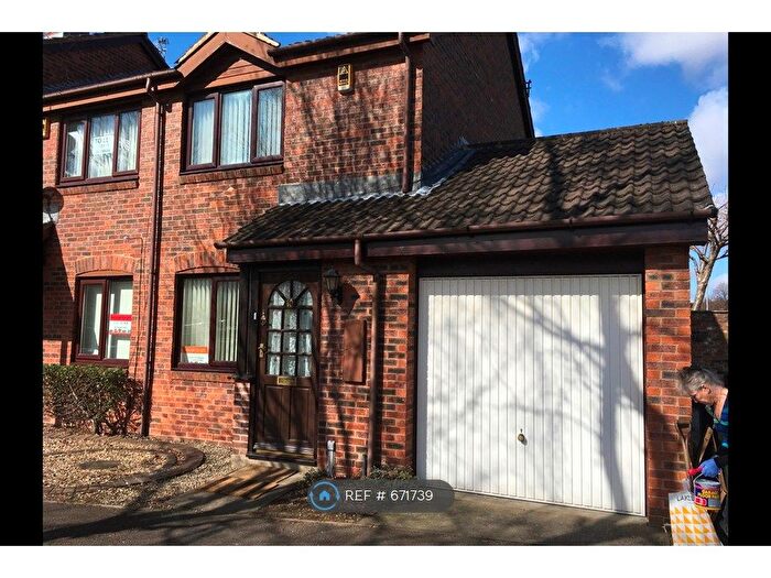 2 Bedroom End Terrace House To Rent In Hunters Place, Newcastle Upon Tyne, NE2