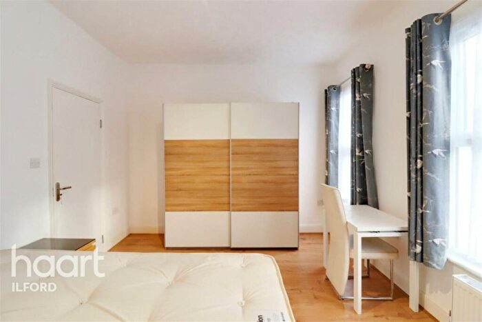 4 Bedroom Terraced House To Rent In Hazelwood Road, Walthamstow, E17