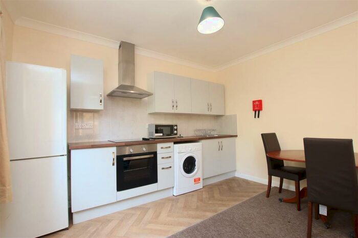 3 Bedroom Flat To Rent In Norfolk Buildings, Bath, BA1